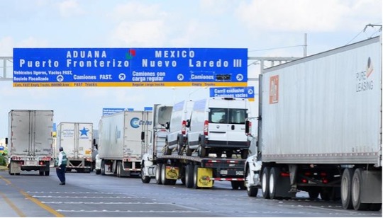México cuenta con 21 aduanas fronterizas en total: 19 aduanas en la frontera norte y 2 aduanas en la frontera sur.