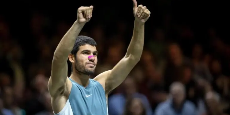 Carlos Alcaraz conquista en Rotterdam su primer torneo bajo techo