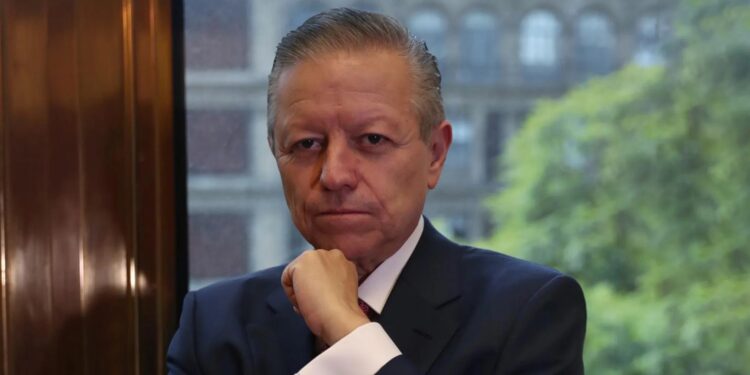 Secuaces de Saldívar al Tribunal de Disciplina Judicial