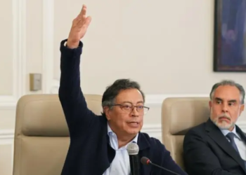 Gustavo Petro pide la renuncia protocolaria de todo su gabinete