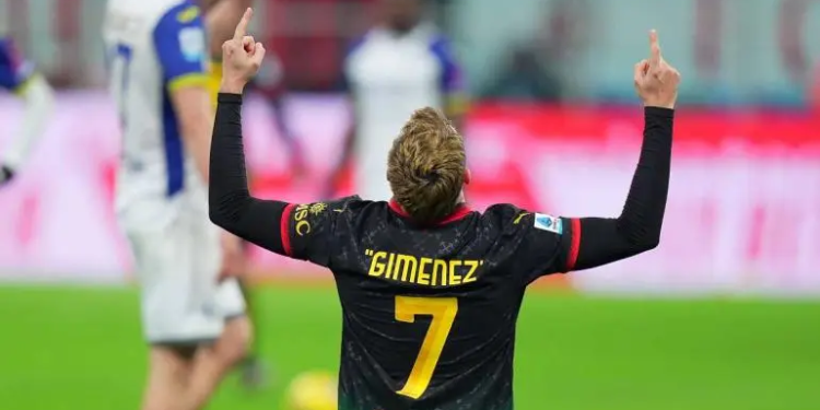 Santiago Giménez sella la victoria del AC Milan sobre Hellas Verona