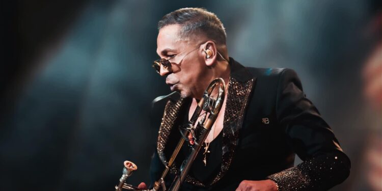 ALBERTO BARROS, EL «GIGANTE DE LA SALSA», REGRESA AL AUDITORIO NACIONAL EN UNA NOCHE DE PURA ENERGÍA