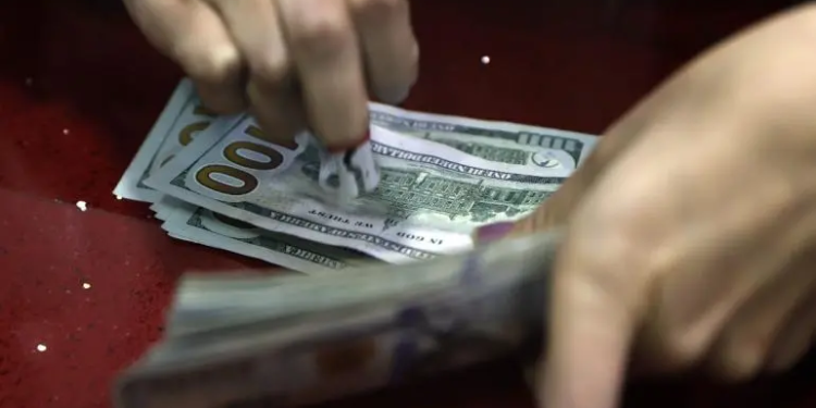 Repuntan remesas 1.9% en enero hasta 4 mil 660 mdd: Banxico