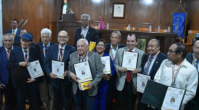 Reconocimiento a 16 periodistas mexicanos