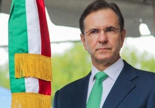 Critican baja visibilidad del embajador Esteban Moctezuma en medio de relación entre México y EU