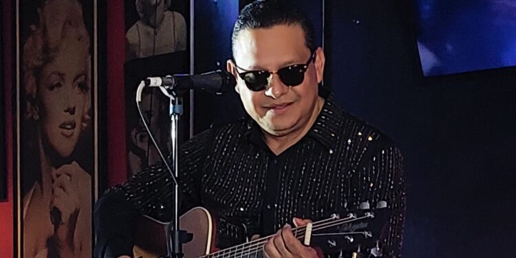 Adán Sámano regresa al Lunario este 14 de agosto para celebrar su “Infinito Amor»