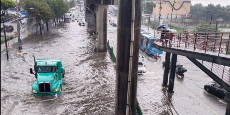 Se  espera chubascos fuertes, granizo y viento fuerte en la CDMX