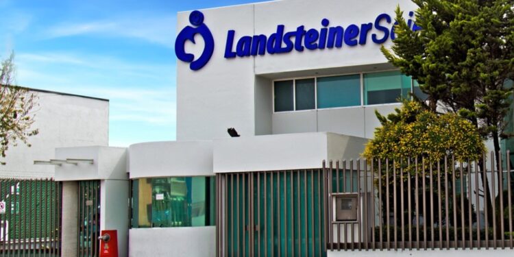 Con deuda millonaria y más de 400 juicios, Landsteiner Scientific conserva contratos públicos
