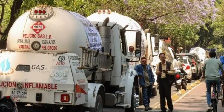 Amenazan gaseros con paro nacional