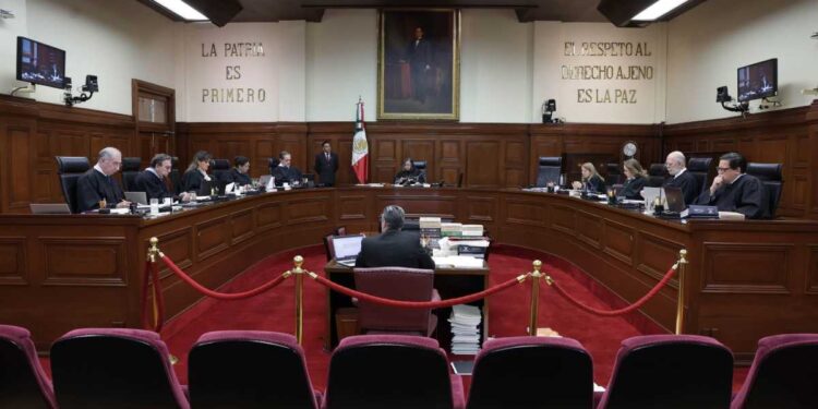 Entre aplausos, SCJN inicia la que se espera sea su última sesión