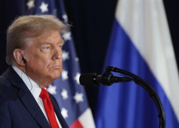 Trump descarta alto al fuego entre Rusia y Ucrania, va por acuerdo de paz