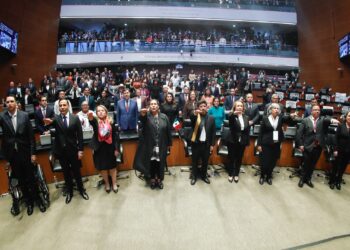 Concluye  sesión en el Senado tras seis horas de toma de protestas de 875 jueces, ministros y magistrados