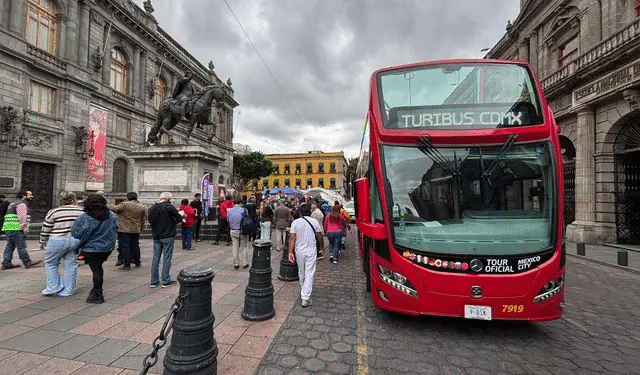 Turibús recorre ruta de desastre del sismo de 1985 en CDMX