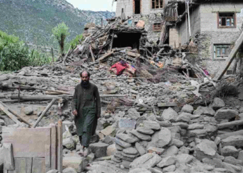 Suman mil 400 muertos por el terremoto en Afganistán
