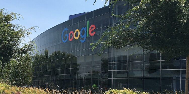 UE multa a Google con 3 mil 450 mdd por prácticas antimonopolio en publicidad tecnológica