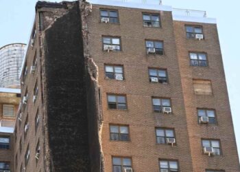 Se derrumba parcialmente un edificio en el Bronx, New York