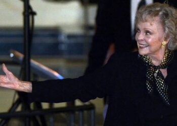 Muere a los 100 años June Lockhart, actriz de «Lassie» y «Perdidos en el espacio»