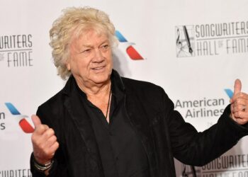 Muere John Lodge, vocalista de los Moody Blues, a los 82 años