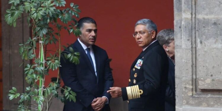 El captor del Chapo toma fuerza para recomponer los nexos de la Marina con las agencias de EU