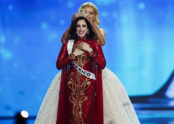 «Quedó atrás cuando decían ‘calladita te ves más bonita’»: Sheinbaum felicita a Fátima Bosch por coronarse como Miss Universo 2025