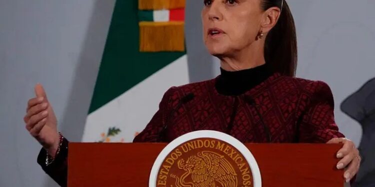 Sheinbaum busca llamada con el Papa León XIV para formalizar invitación para que visite México