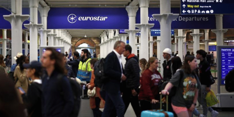 Nuevo incidente ferroviario… pero en Europa; suspenden viajes en 4 países