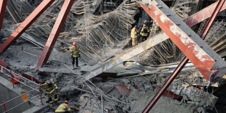 Se derrumba una biblioteca en construcción en Corea del Sur; reportan dos muertos