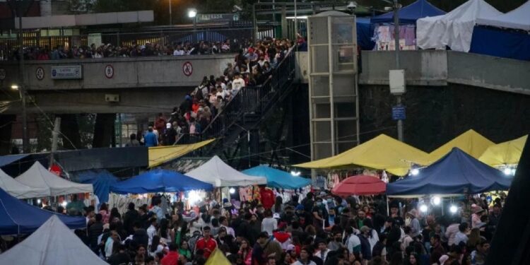 Caen tres sujetos por el robo de celulares en el concierto de Bad Bunny en CDMX