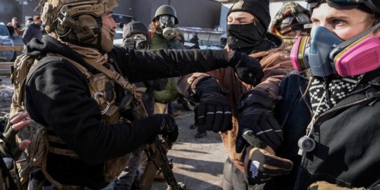 Gobernador de Minnesota denuncia «otro tiroteo atroz» por agentes federales de EU