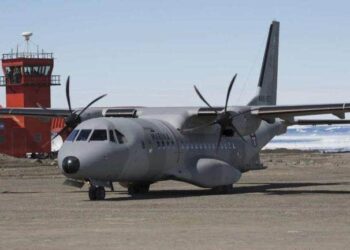 Semar repatria cuerpos de mexicanos fallecidos en accidente aéreo en Galveston