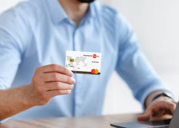 Importancia de establecer límites y controles en las tarjetas de empresa, según Edenred