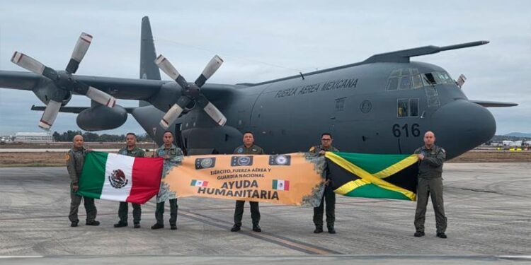 Defensa traslada 38.8 toneladas de ayuda humanitaria a Jamaica