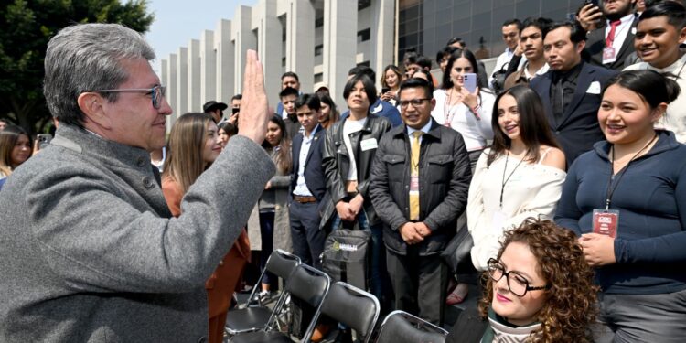 Ricardo Monreal pide a jóvenes cerrar filas con la presidenta Claudia Sheinbaum y defender la soberanía nacional