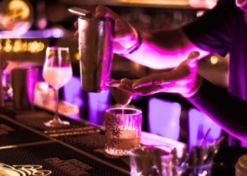 Se consolida el rol estratégico del Bartender en México ante el auge de la coctelería