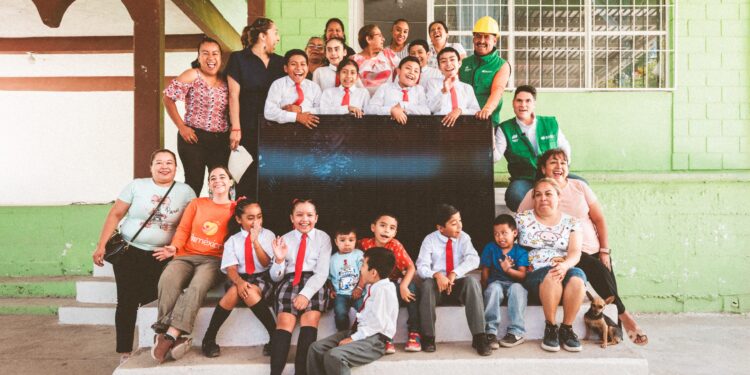 Luces de Esperanza contribuye al desarrollo educativo de Nuevo León con energía solar