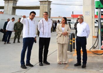 Supervisa gobernador operaciones y despacho de la Gasolinera del Pueblo