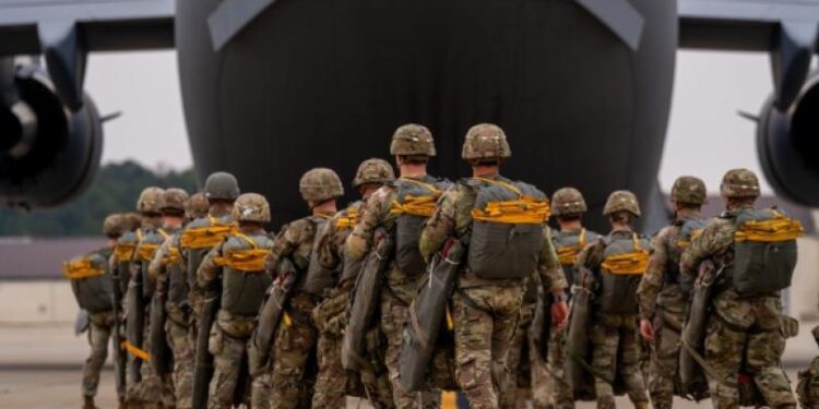 Pentágono despliega 3 mil paracaidistas en Medio Oriente ante creciente tensión regional