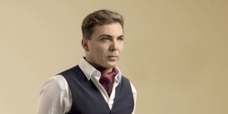 Tras sus llenos en el Auditorio Nacional, Cristian Castro confirma dos últimas funciones