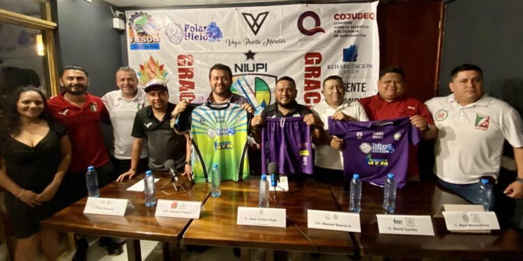 Presenta Vicente Franco uniforme oficial de Niupi Puerto Morelos rumbo al Mundial de Clubes