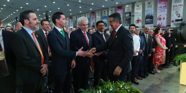 Gobernador Villarreal advierte contra noticias falsas y regresos oligárquicos