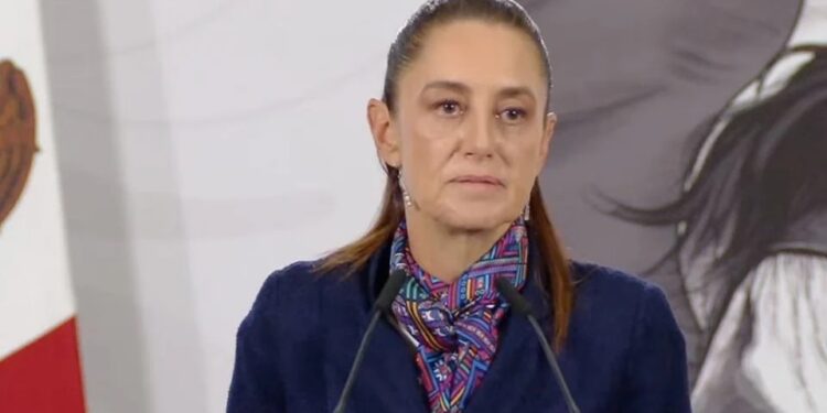 Sheinbaum insiste en que incendio ocurrió afuera de la refinería de Dos Bocas y afirma que la FGR ya investiga