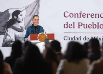 Sheinbaum minimiza afectaciones a playas del Golfo de México; anuncia equipo permanente para detectar fugas