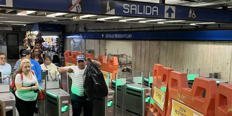Cierran estación de Metro, Zócalo/Tenochtitlan hasta nuevo aviso