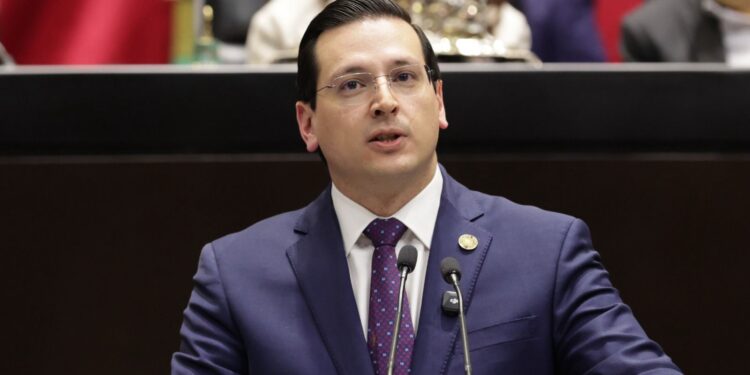 Impulsan reformas para ampliar a un año la licencia de maternidad con goce de sueldo