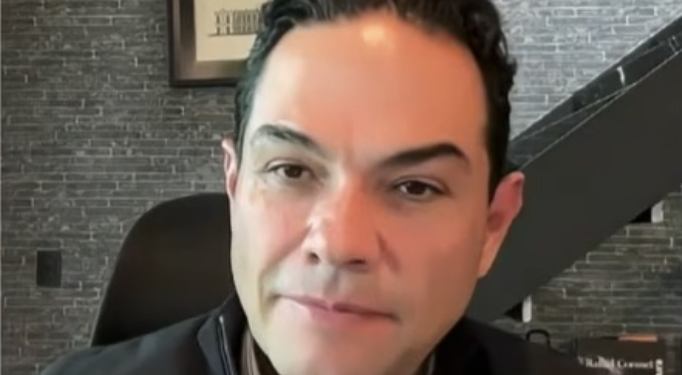 Enrique Vargas del Villar busca la reeleción a la presidencia municipal de Huixquilucan.