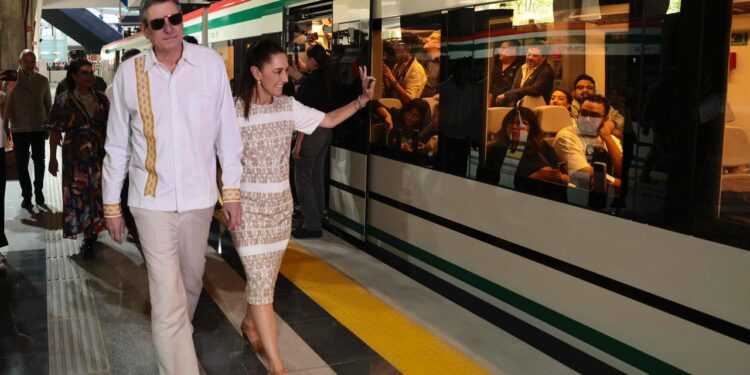 Sheinbaum inaugura ramal Lechería–AIFA del Tren Suburbano