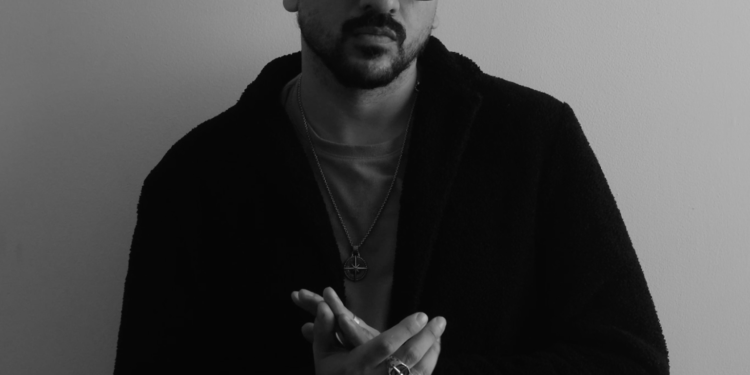 Uriel Reyes y el fenómeno de Relatos de la Noche: el podcast en español más escuchado en la historia de Spotify