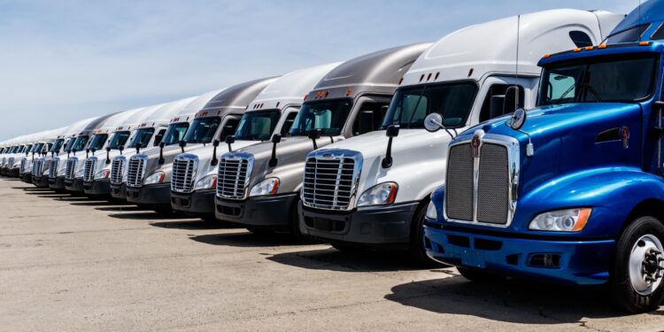 Industria de vehículos pesados respalda programa del gobierno para modernizar el autotransporte