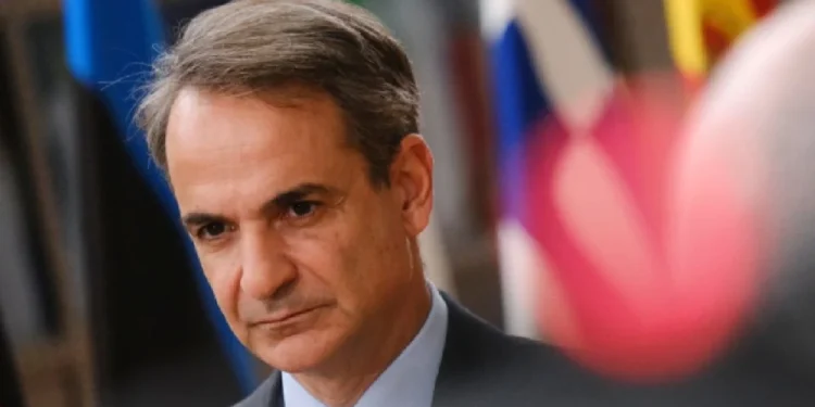 Crisis en Grecia: dimiten dos ministros y un viceministro por investigación de fraude en la UE