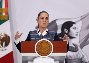 Sheinbaum afirma que instruyó a los cónsules a realizar visitas diarias a los centros de ICE tras la muerte de 15 mexicanos